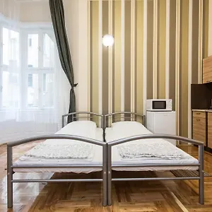 Riverside Apartman